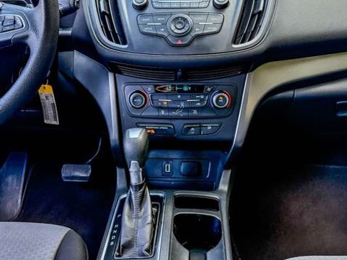 Used 2017 Ford Escape SE image 32