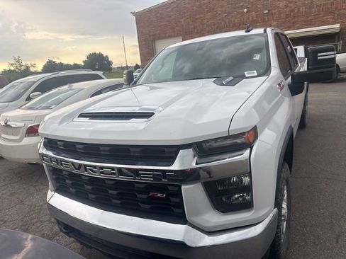 Used 2021 Chevrolet Silverado 2500 LT w/ Z71 Off-Road Package AWD/4WD image 2