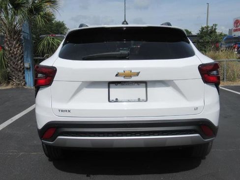 New 2025 Chevrolet Trax LT w/ Driver Confidence Package image 5