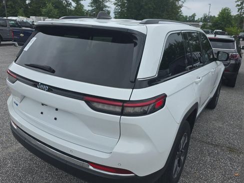 Used 2022 Jeep Grand Cherokee Limited 4xe AWD/4WD image 4