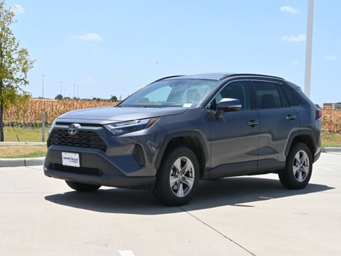 Used 2023 Toyota RAV4 XLE w/ Convenience Package AWD/4WD image 5