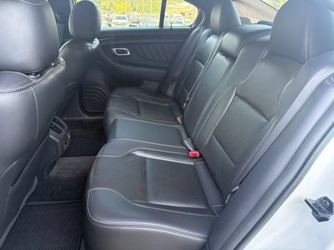 Used 2016 Ford Taurus Limited FWD image 16