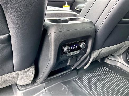 New 2026 Chevrolet Traverse LT w/ Midnight/Sport Edition image 17