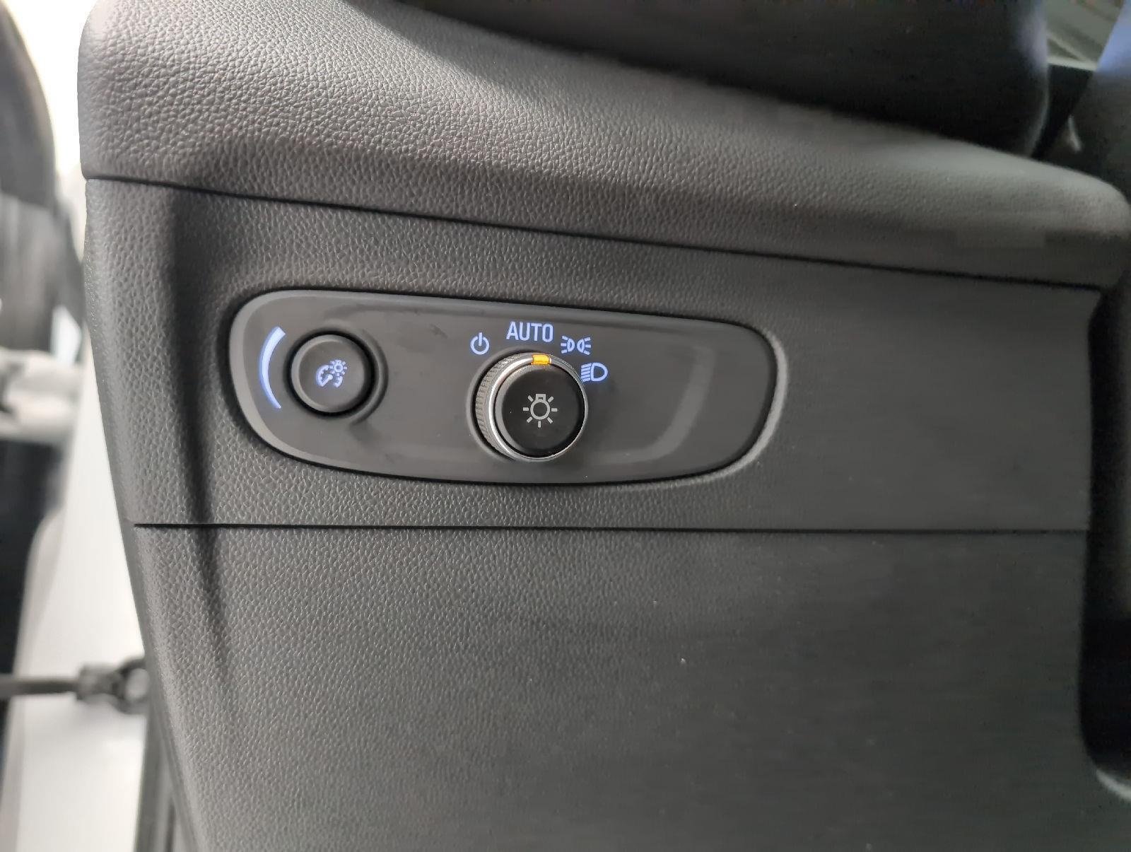 Used 2023 Buick Envision Essence w/ Sport Touring Package AWD/4WD image 10