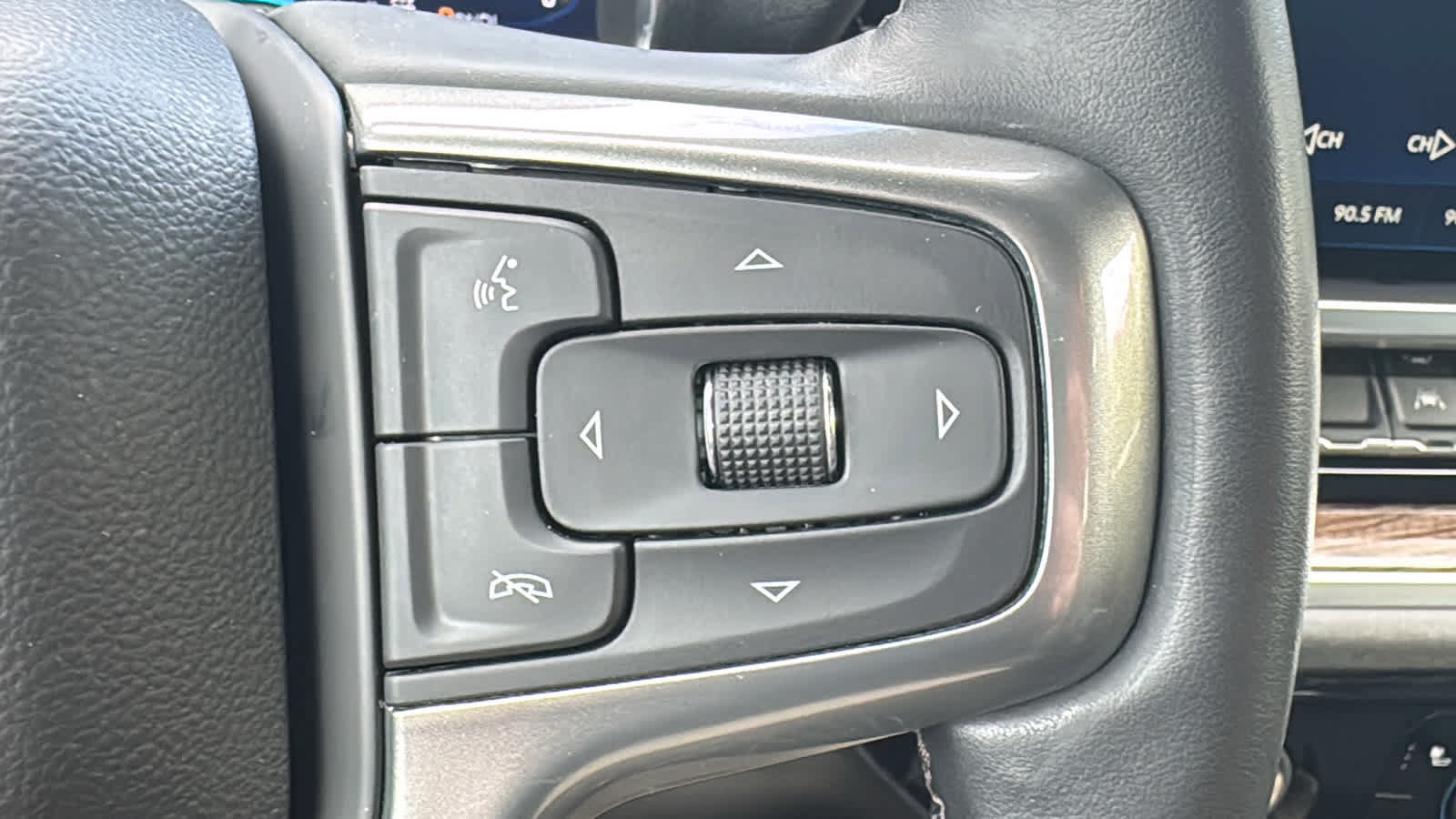 Used 2024 Chevrolet Silverado 1500 LT AWD/4WD image 12