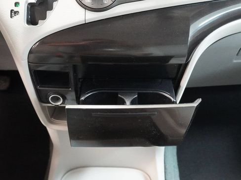 Used 2014 Toyota Sienna L FWD image 20