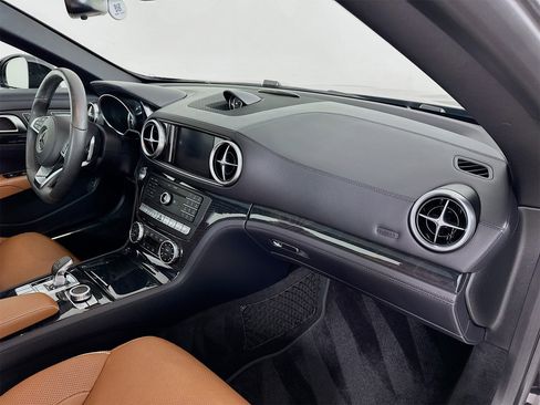 Used 2020 Mercedes-Benz SL 550 image 29