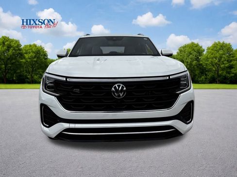 Used 2024 Volkswagen Atlas Cross Sport SEL Premium R-Line image 2