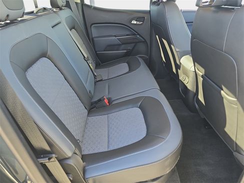 Used 2017 Chevrolet Colorado Z71 image 13