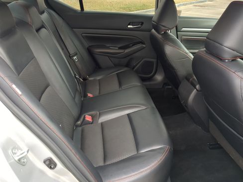 Used 2023 Nissan Altima 2.5 SR image 29