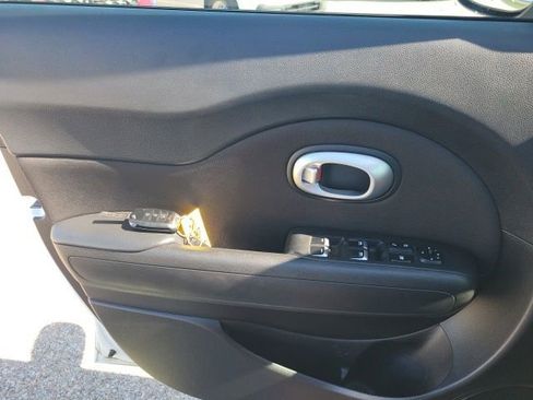 Used 2017 Kia Soul + w/ Designer's Package image 13