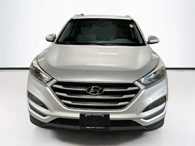 Used 2017 Hyundai Tucson SE w/ SE Popular Package 02 AWD/4WD image 2