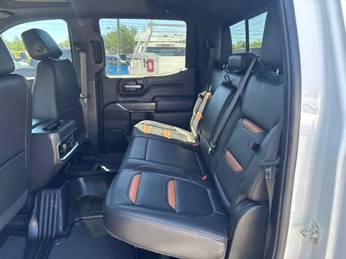 Used 2021 GMC Sierra 1500 AT4 w/ AT4 Preferred Package AWD/4WD image 17