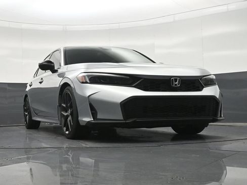 Used 2025 Honda Civic Sport image 28