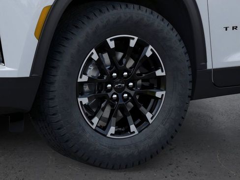 New 2026 Chevrolet Traverse Z71 w/ Driver Confidence Package AWD/4WD image 9