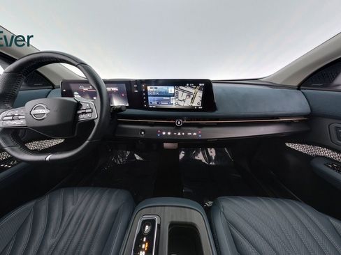 Used 2023 Nissan Ariya image 23