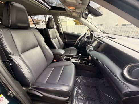 Used 2018 Toyota RAV4 Limited image 30