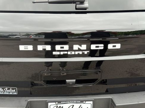 Used 2023 Ford Bronco Sport Outer Banks w/ Tech Package AWD/4WD image 12