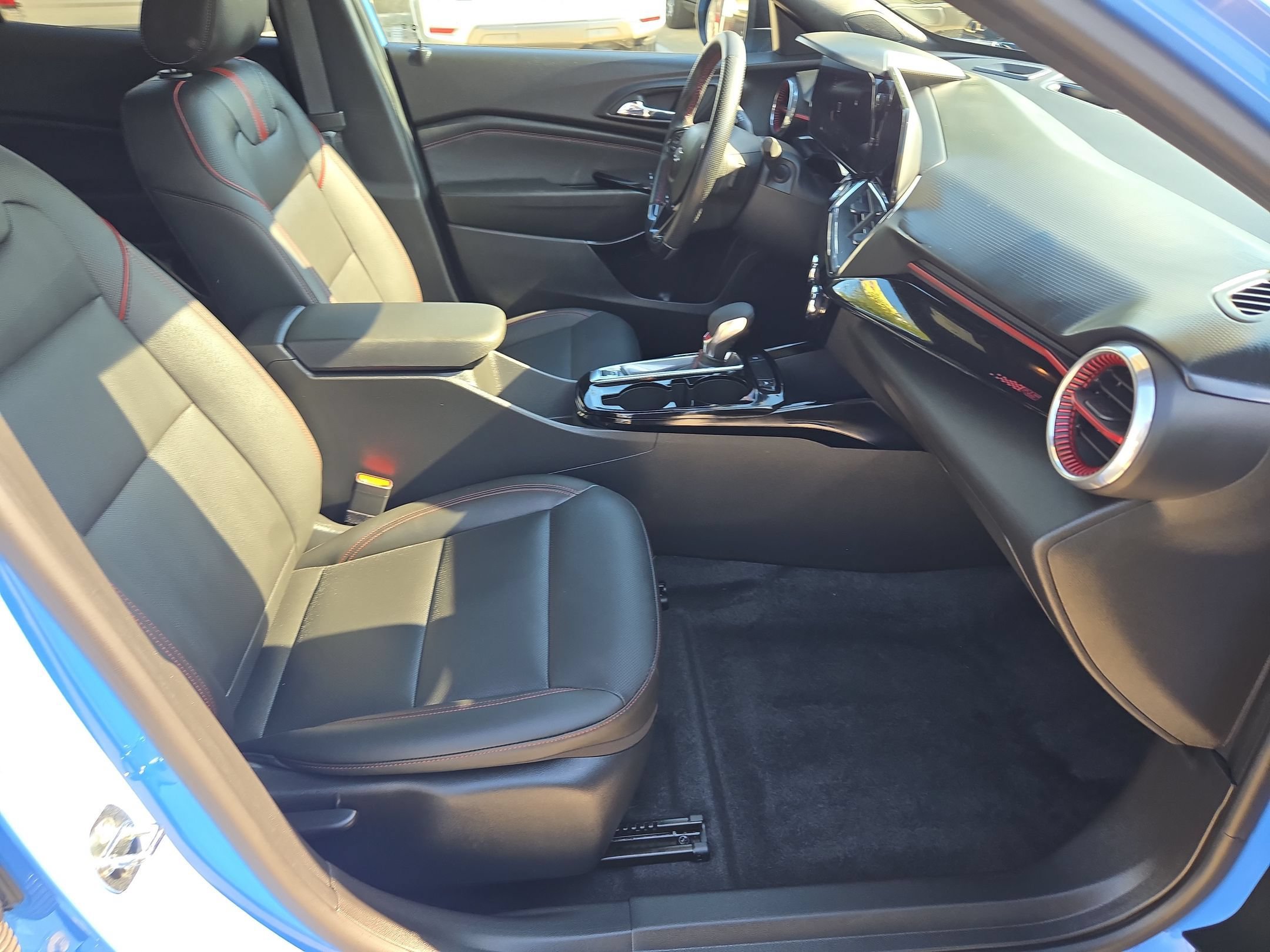 Used 2024 Chevrolet Trax RS w/ Driver Confidence Package FWD image 27