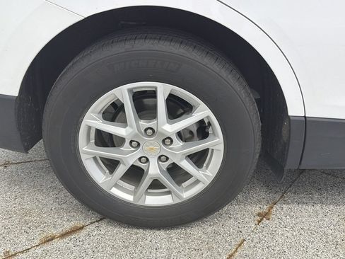Used 2023 Chevrolet Equinox LT FWD image 8