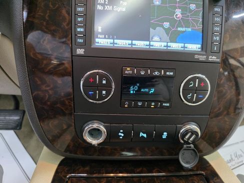 Used 2013 GMC Yukon Denali RWD image 35