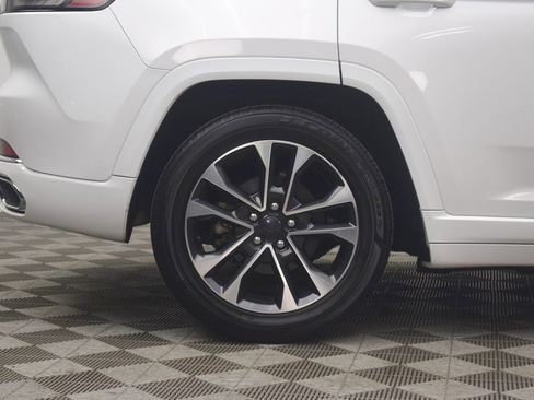 Used 2023 Jeep Grand Cherokee Overland w/ Luxury Tech Group IV AWD/4WD image 34