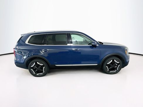 Used 2025 Kia Telluride S FWD image 10