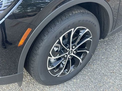 New 2026 Lincoln Nautilus Premier image 10