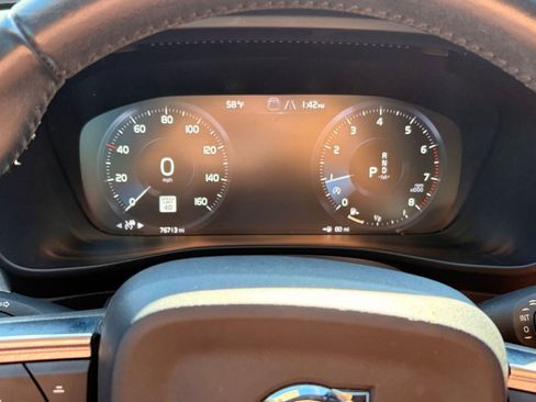 Used 2019 Volvo XC40 T5 Momentum image 19