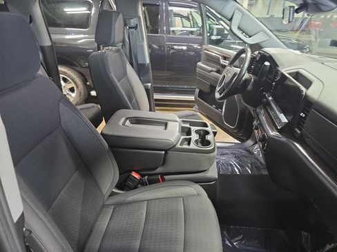 Used 2024 Chevrolet Silverado 1500 LT AWD/4WD image 14