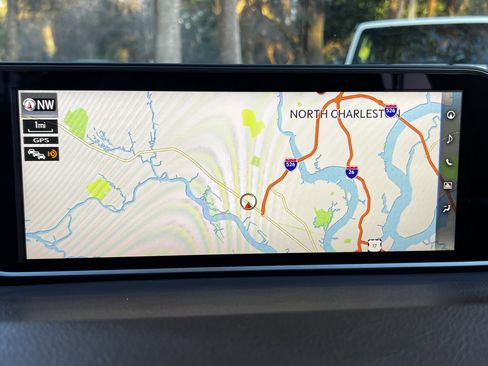 Used 2017 Lexus RX 450h AWD image 23