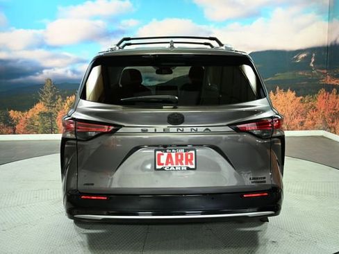 Used 2024 Toyota Sienna Limited image 7