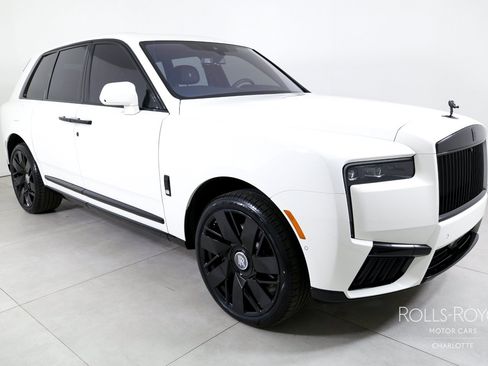 Used 2026 Rolls-Royce Cullinan AWD/4WD image 6