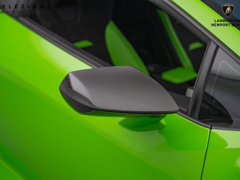 Used 2023 Lamborghini Huracan Tecnica image 4