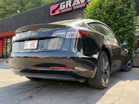 Used 2018 Tesla Model 3 Long Range RWD image 13