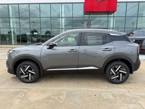 New 2026 Nissan Kicks SV FWD image 2