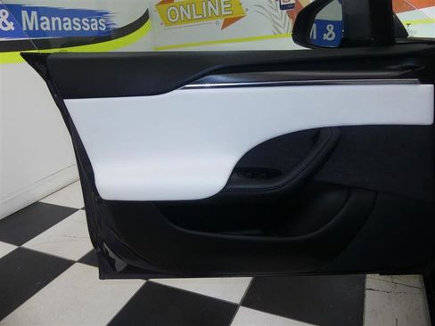 Used 2021 Tesla Model S Plaid image 21