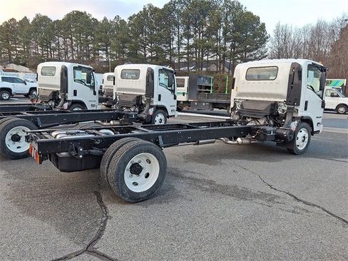 New 2026 Isuzu NPR image 4