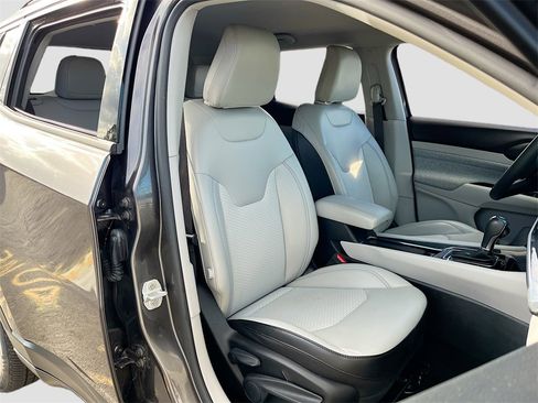 Certified 2022 Jeep Compass Latitude image 25