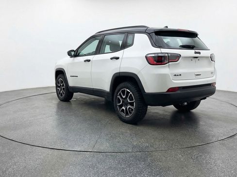 Used 2025 Jeep Compass Trailhawk AWD/4WD image 6