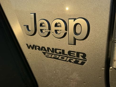 Used 2020 Jeep Wrangler Sport image 16