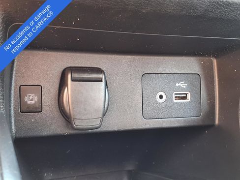 Used 2023 Nissan Versa SV FWD image 25