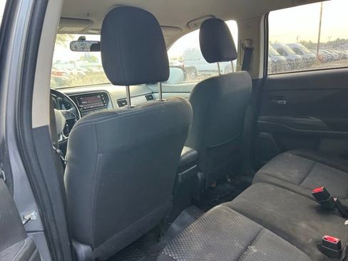 Used 2017 Mitsubishi Outlander SEL AWD/4WD image 12
