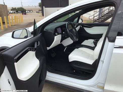Used 2019 Tesla Model X 75D AWD/4WD image 12