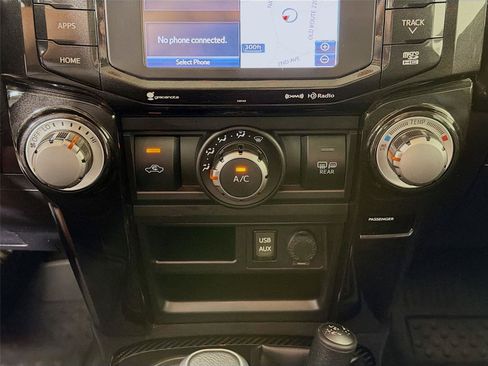 Used 2018 Toyota 4Runner TRD Off-Road Premium AWD/4WD image 22