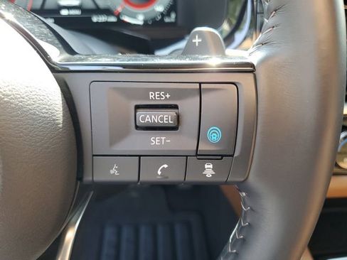 Used 2024 Nissan Pathfinder Platinum FWD image 13