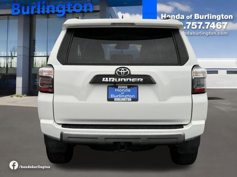 Used 2024 Toyota 4Runner TRD Off-Road Premium image 5