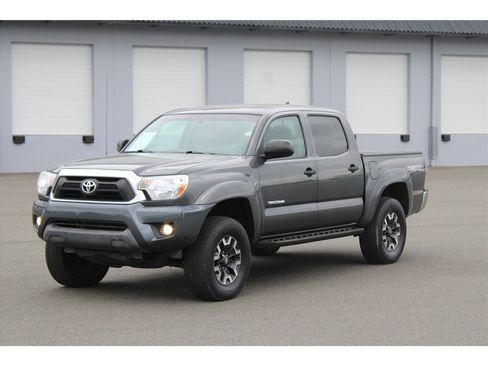 Used 2015 Toyota Tacoma 4x4 Double Cab w/ TRD Off-Road Package image 1