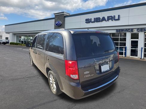 Used 2018 Dodge Grand Caravan SXT image 6