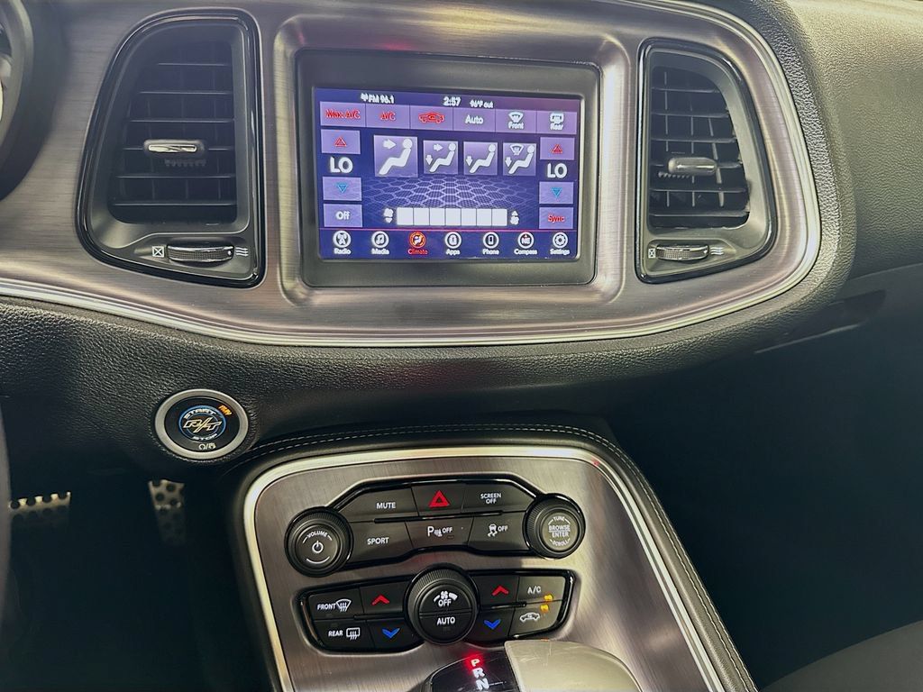 Used 2018 Dodge Challenger R/T RWD image 15